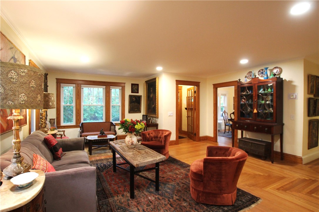 246 Washington Road Barrington, RI 02806 - Photo 9 of 34