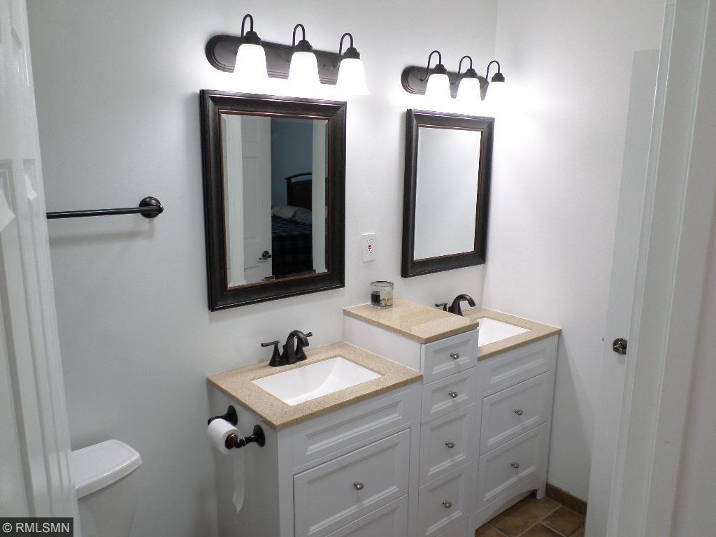 10745 Cavell Road Bloomington, MN 55438 - Photo 7 of 18