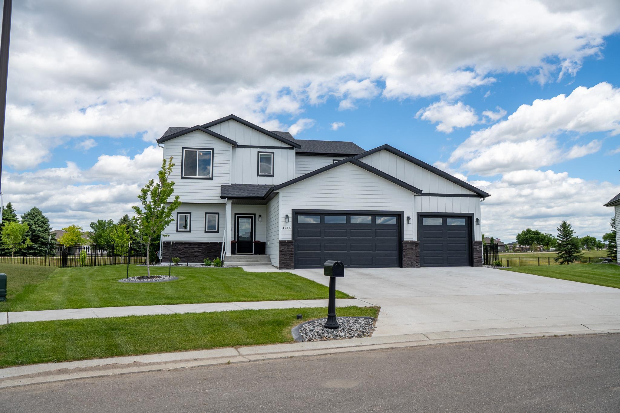 4744 Hampton Loop South Moorhead, MN 56560 - Photo 1 of 39