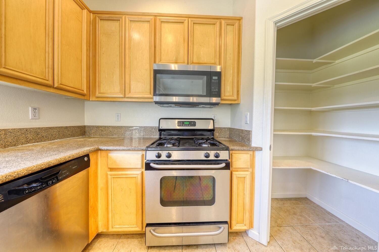 25840 Cumberland Road Tehachapi, CA 93561 - Photo 14 of 32 Gallery Image 14