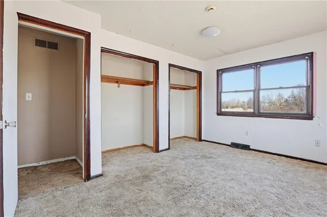 $299,950 | 28414 South State Route, Harrisonville, MO 64701