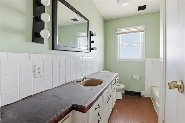 $275,000 | 28414 South State Route, Harrisonville, MO 64701