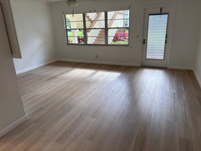96 Mansfield D, Unit 96 Boca Raton, FL 33434 - Photo 4 of 12 Living Room