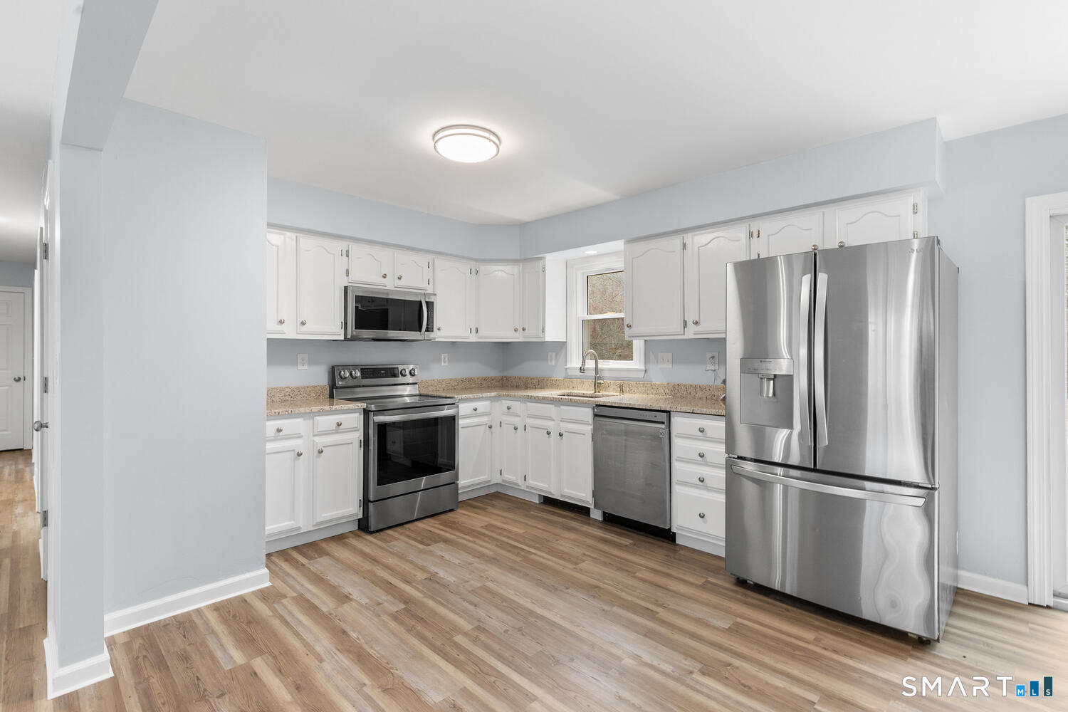 33 Deer Ridge Road Stonington, CT 06378 - Photo 4 of 26