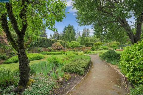 a view of a entryway of the house