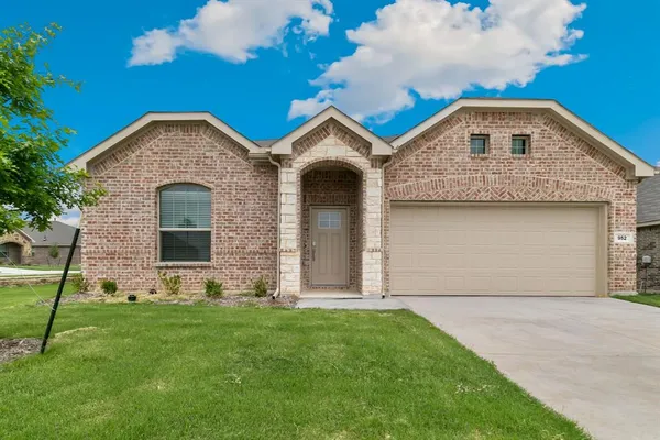 $2,470 | 952 Dustwood Drive, Fort Worth, TX 76052