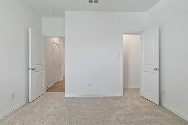 $2,470 | 952 Dustwood Drive, Fort Worth, TX 76052
