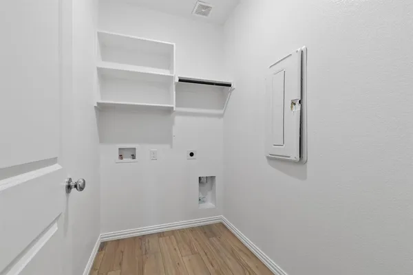 $2,470 | 952 Dustwood Drive, Fort Worth, TX 76052