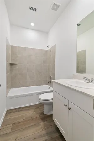 $2,470 | 952 Dustwood Drive, Fort Worth, TX 76052