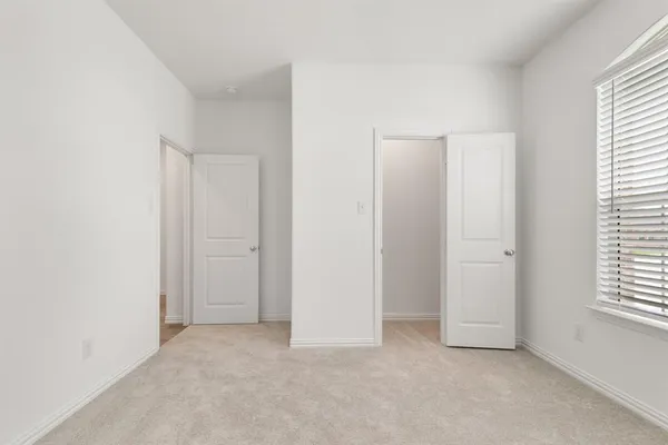 $2,470 | 952 Dustwood Drive, Fort Worth, TX 76052