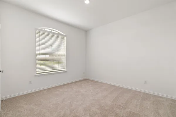 $2,470 | 952 Dustwood Drive, Fort Worth, TX 76052