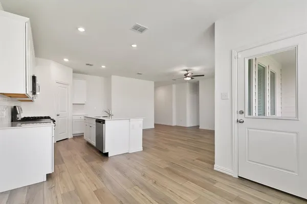 $2,470 | 952 Dustwood Drive, Fort Worth, TX 76052
