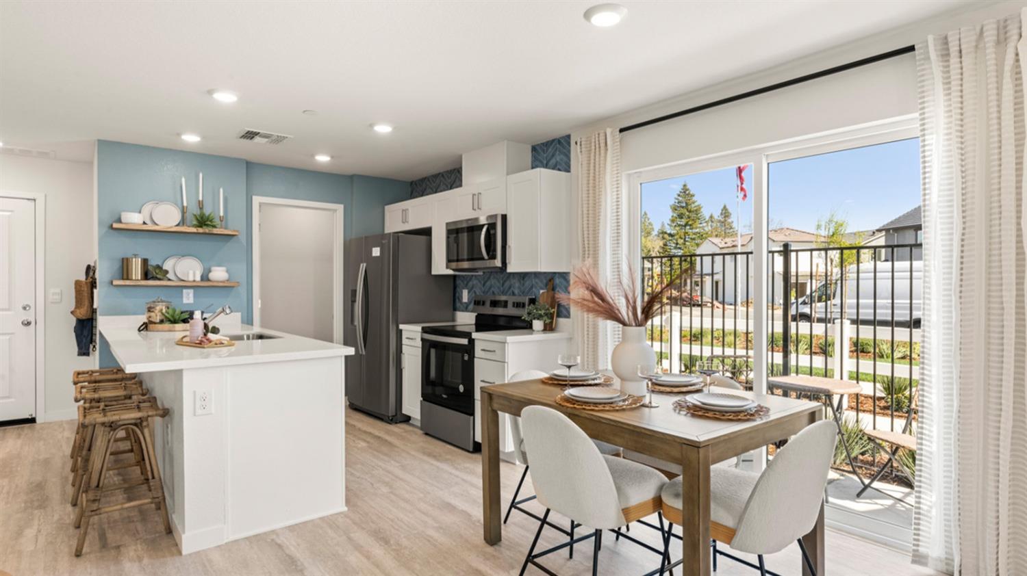 224 Skyline Rdg Loop Sacramento, CA 95834 - Photo 7 of 11