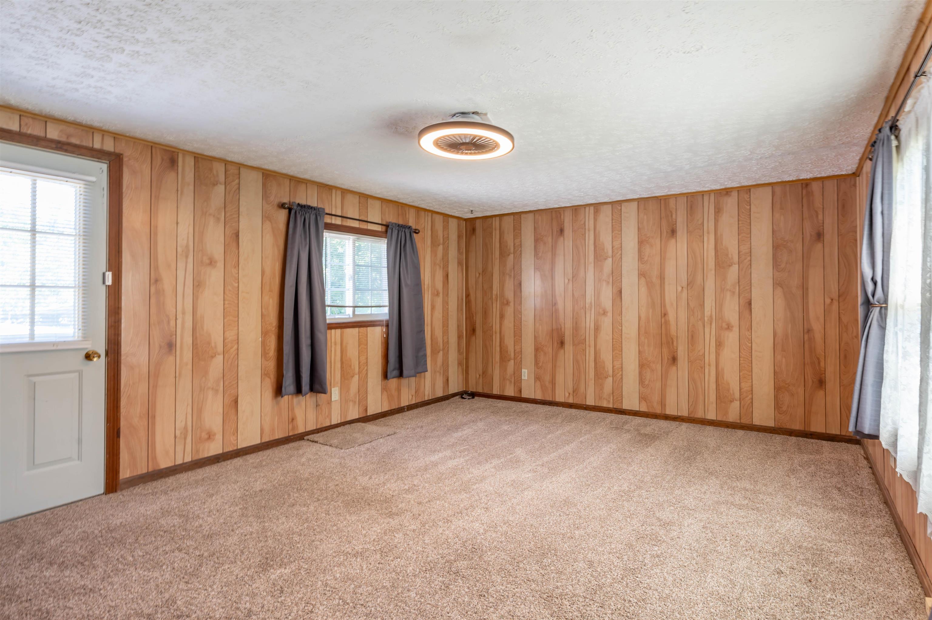 6 Embassy Avenue Hooksett, NH 03106 - Photo 23 of 40