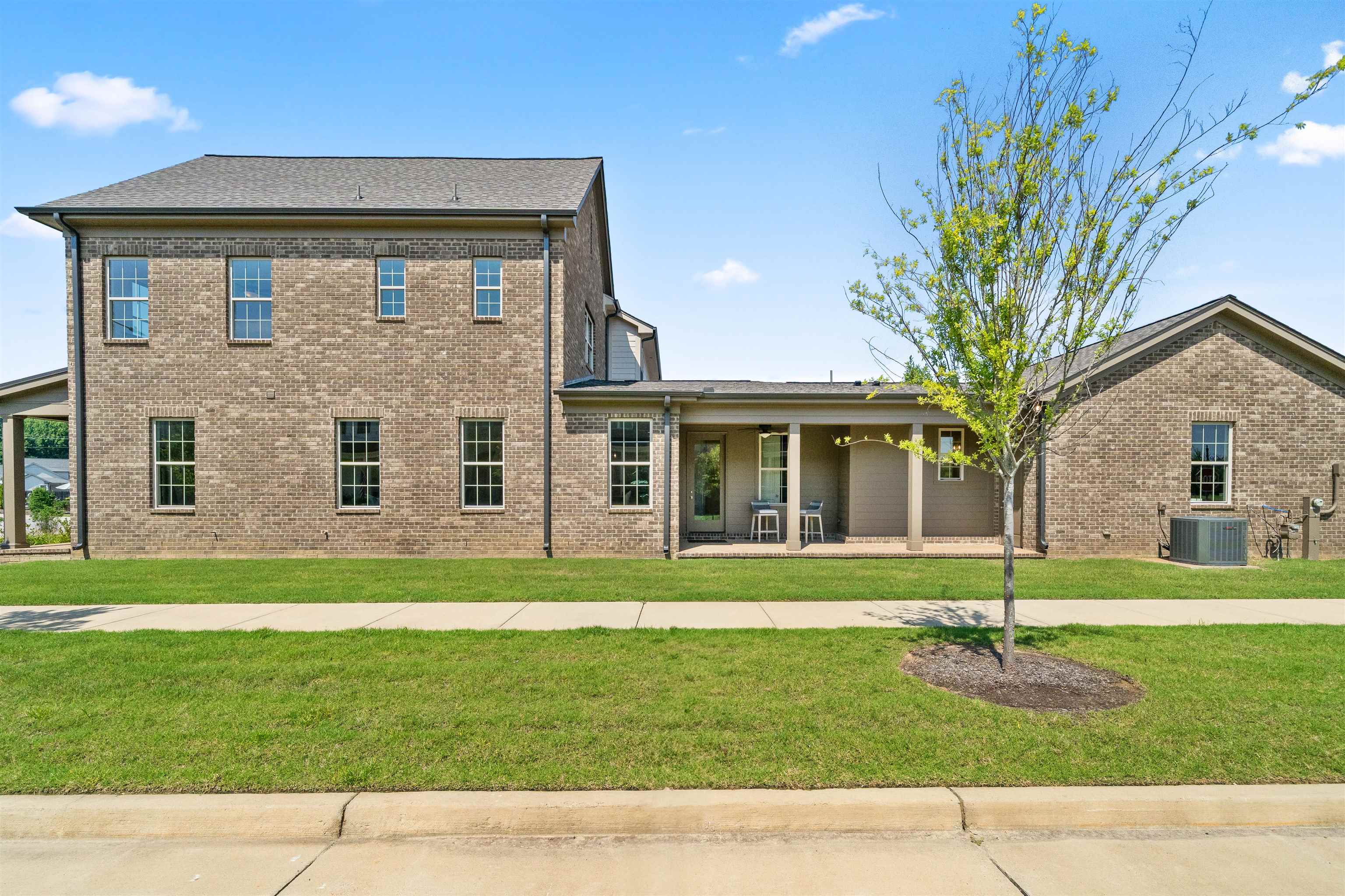877 Ufton Alley Collierville, TN 38017 - Photo 35 of 36 a front view of a house with a yard