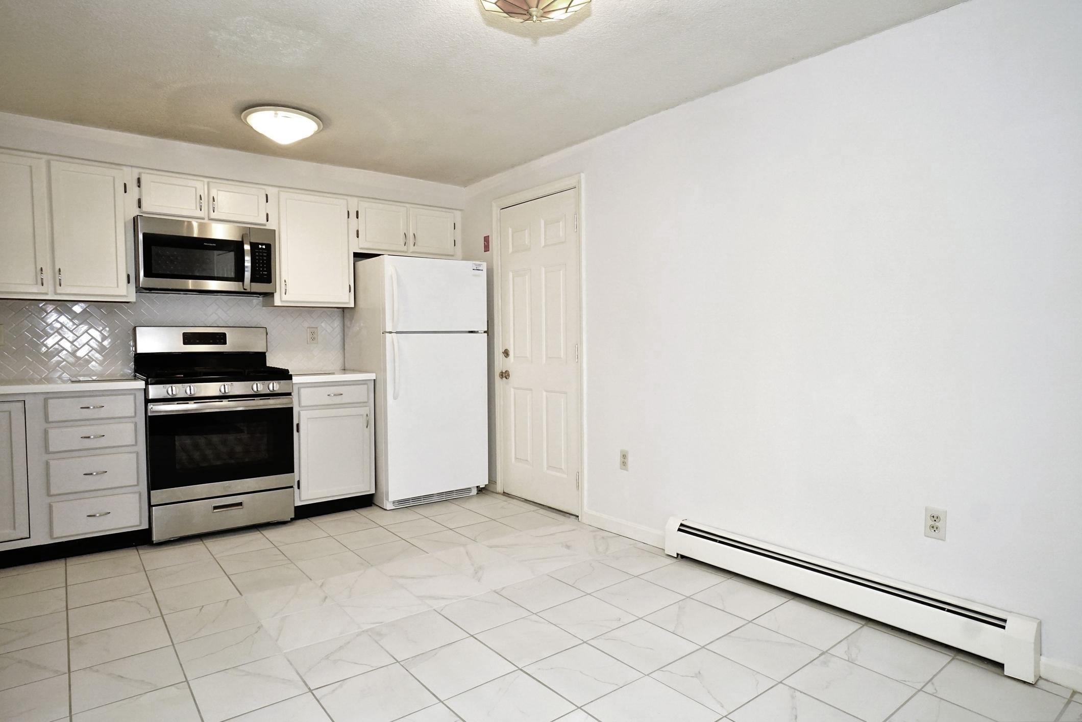 50 Brookside Drive, Unit G5 Exeter, NH 03833 - Photo 4 of 46