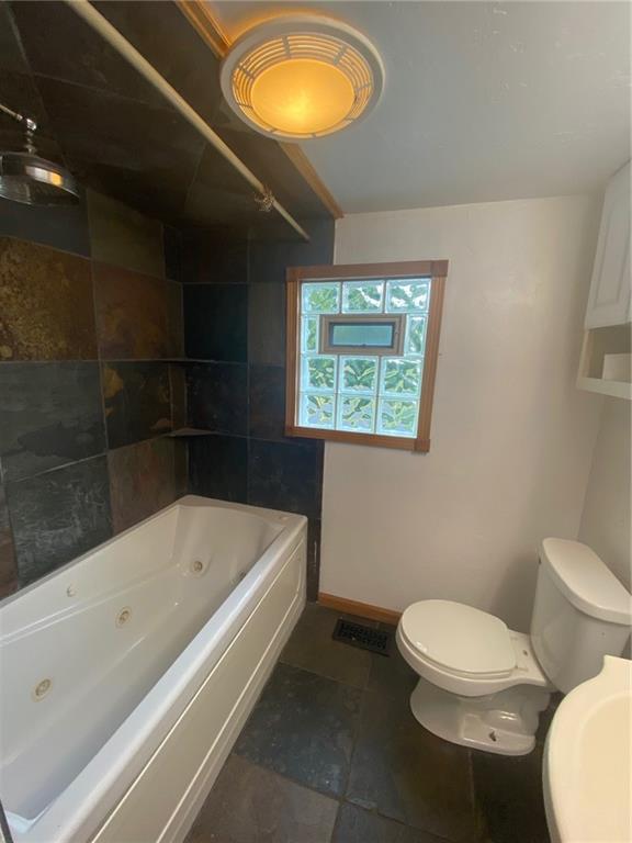 535 Hamil Road Verona, PA 15147 - Photo 15 of 24 Gallery Image 15