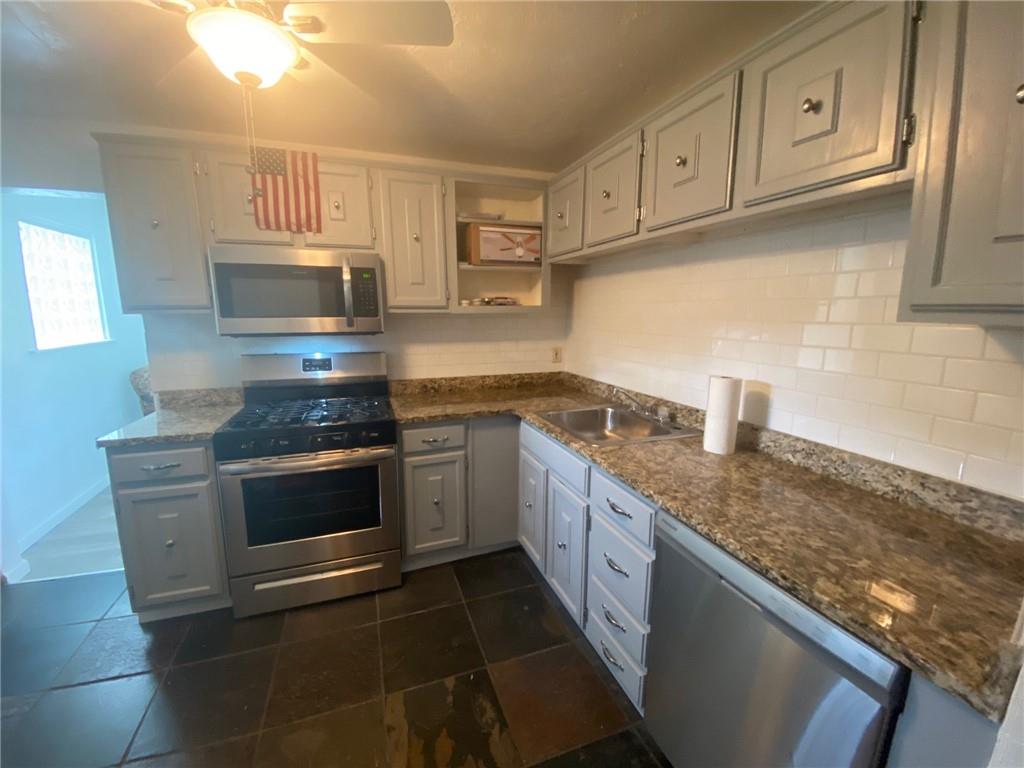 535 Hamil Road Verona, PA 15147 - Photo 10 of 24 Gallery Image 10