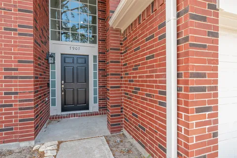 $380,000 | 7907 Moncur Drive, Houston, TX 77095