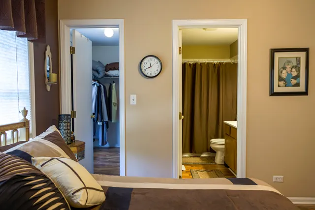 $369,900 | 1408 Welland Court, Roselle, IL 60172