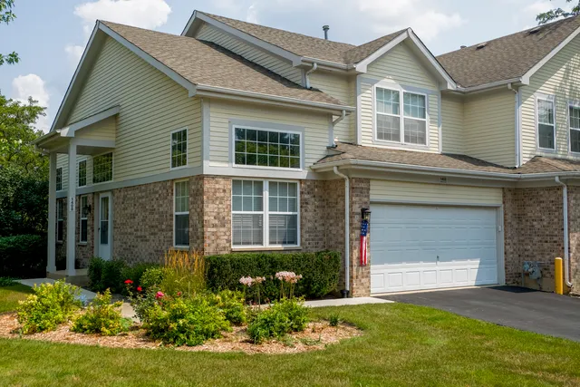 $369,900 | 1408 Welland Court, Roselle, IL 60172