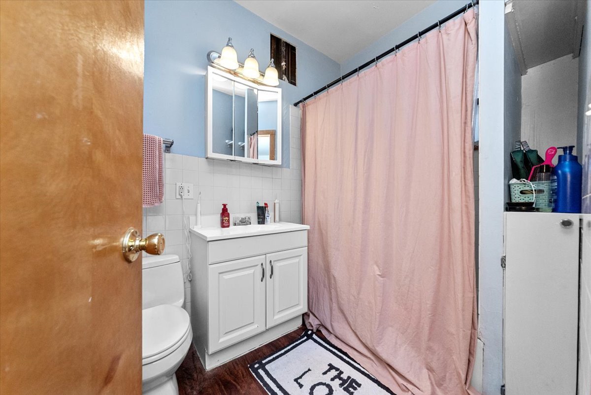 910 West Gunnison Street, Unit 1 Chicago, IL 60640 - Photo 13 of 17