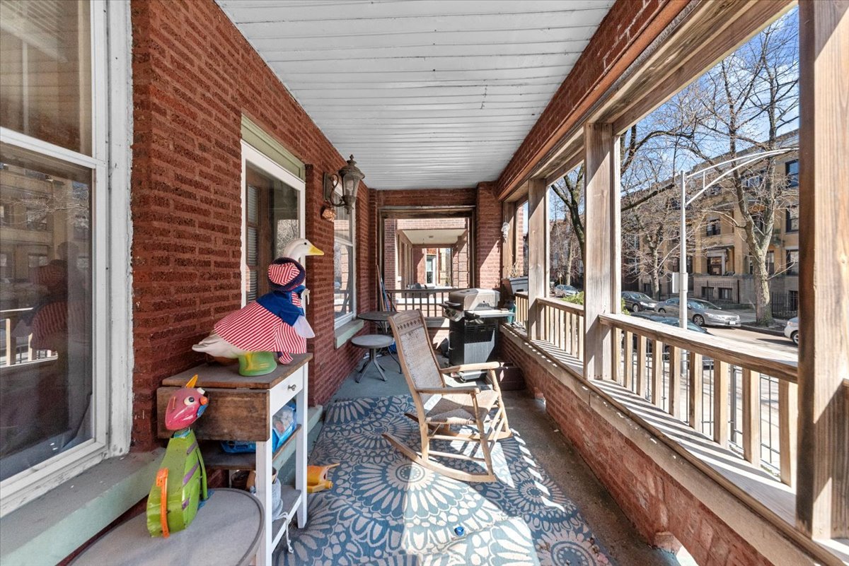 910 West Gunnison Street, Unit 1 Chicago, IL 60640 - Photo 2 of 17