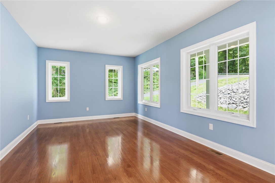 667 Seneca Road Irondequoit, NY 14622 - Photo 13 of 46