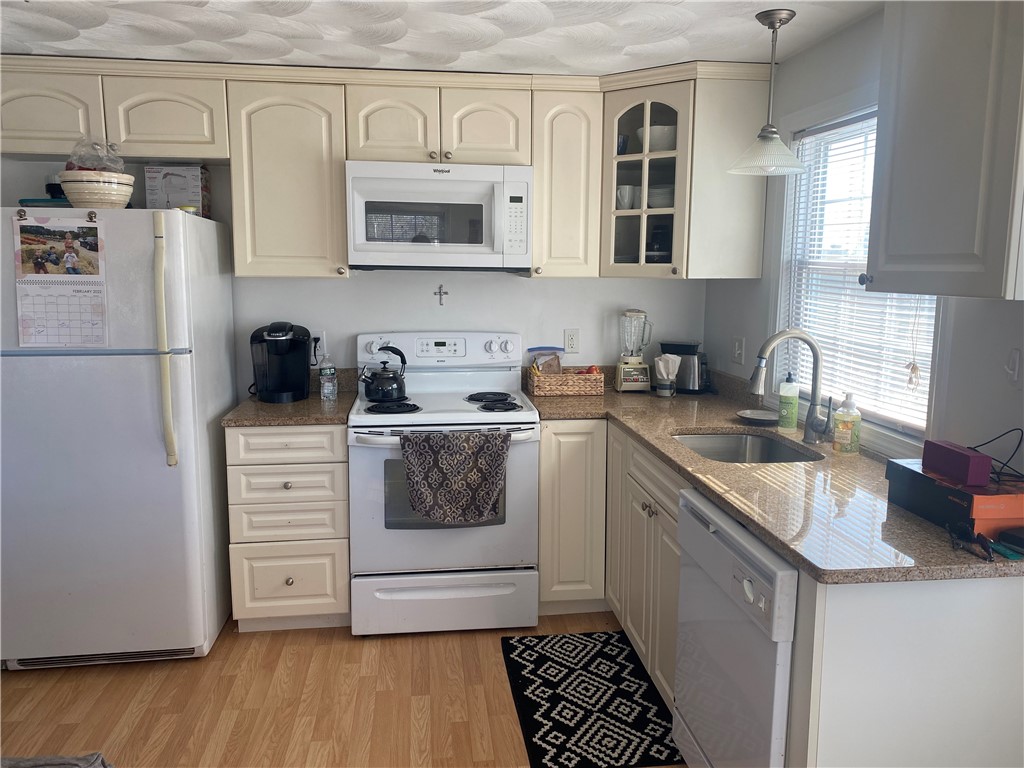 1314 Ocean Road Narragansett, RI 02882 - Photo 3 of 13 Gallery Image 3