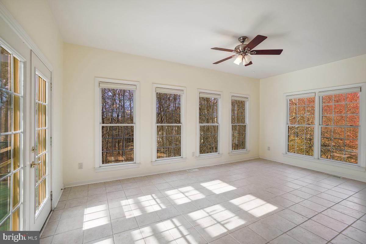 6 Hackett Court Poolesville, MD 20837 - Photo 15 of 53 Sunroom