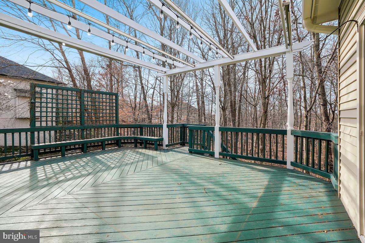 6 Hackett Court Poolesville, MD 20837 - Photo 16 of 53 Exterior Rear Deck