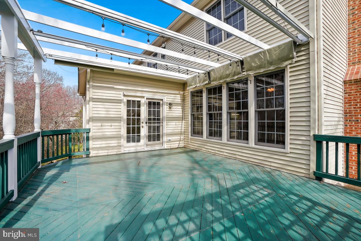 6 Hackett Court Poolesville, MD 20837 - Photo 18 of 53 Exterior Rear Deck