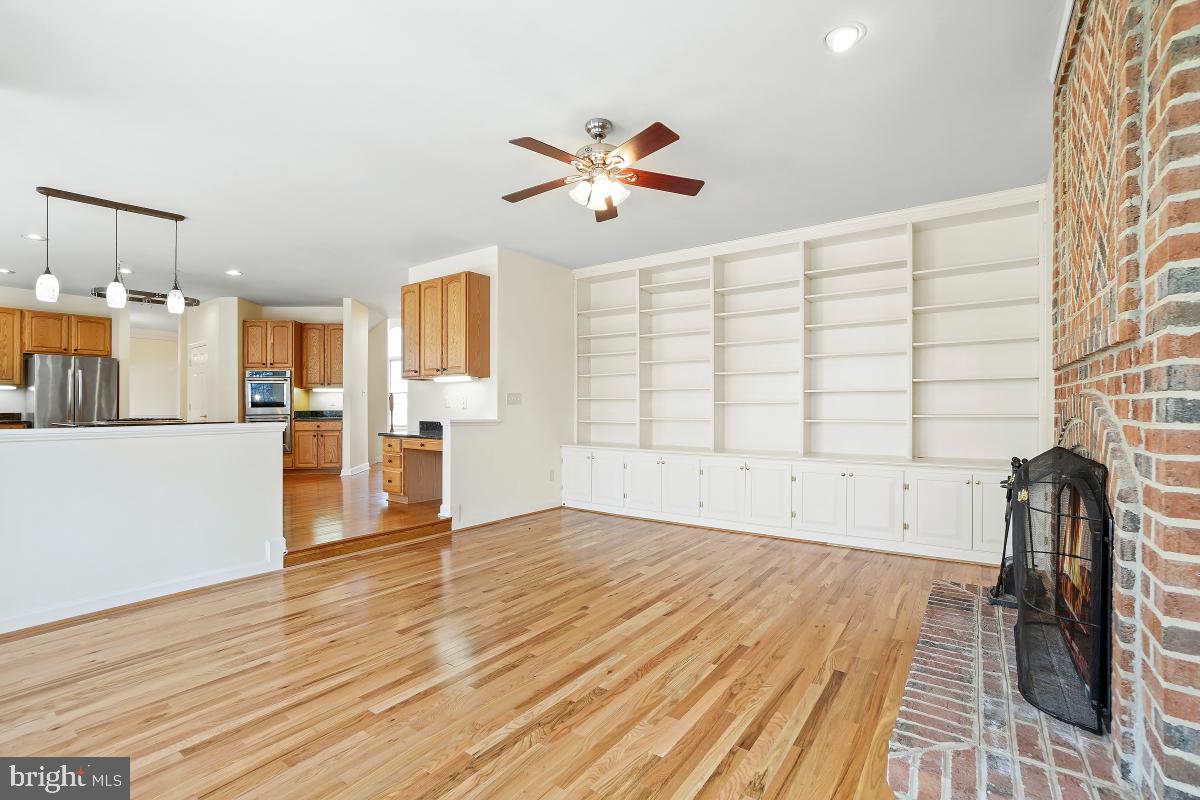 6 Hackett Court Poolesville, MD 20837 - Photo 24 of 53 Family Room