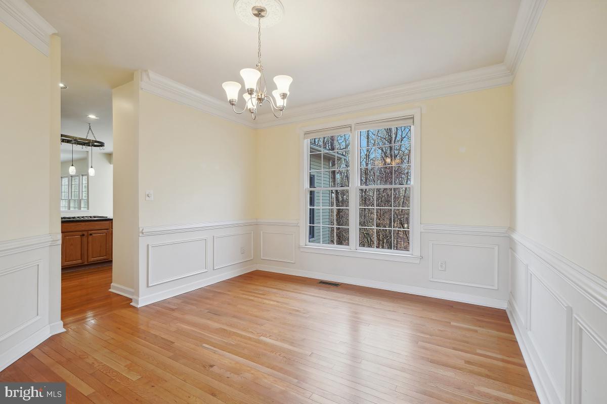 6 Hackett Court Poolesville, MD 20837 - Photo 7 of 53 Dining Room