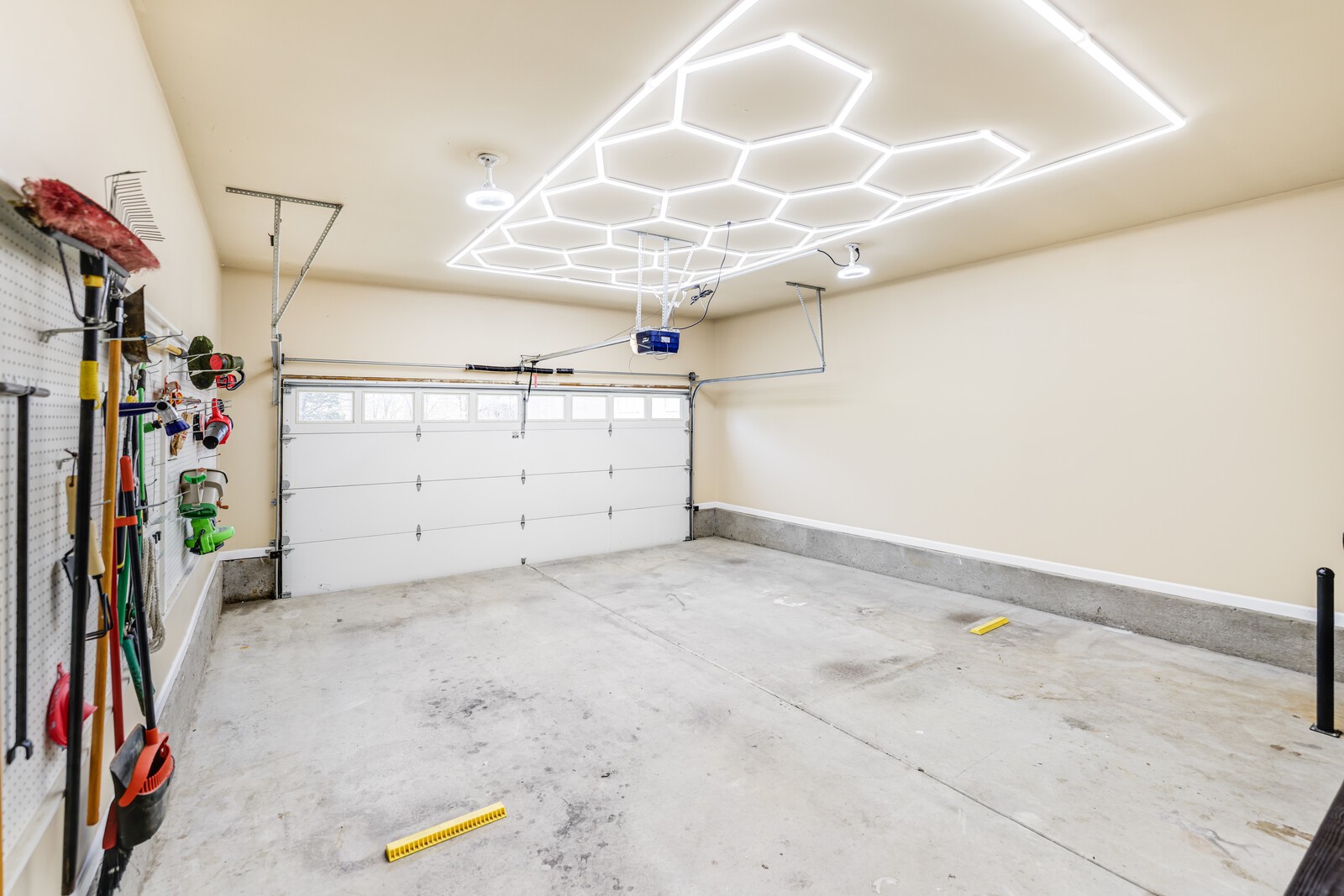 5239 New John Hagar Road Hermitage, TN 37076 - Photo 52 of 70 a view of a garage room