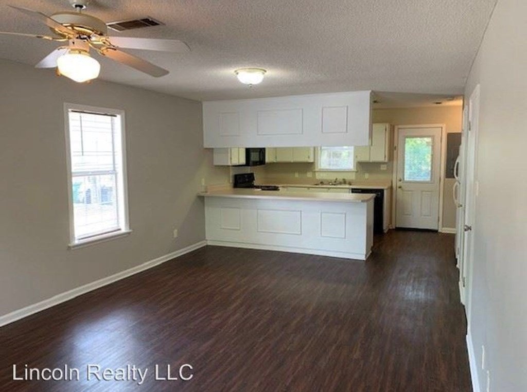 2105 Baytree Road Valdosta, GA 31602 - Photo 16 of 18 Gallery Image 16