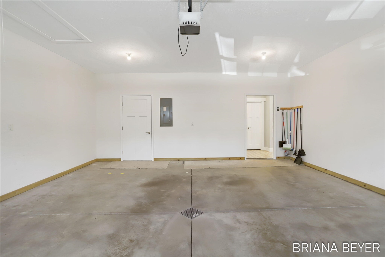 1012 Maplewood Court Jenison, MI 49428 - Photo 32 of 37