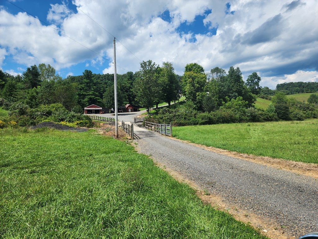 281 Arrowhead Road Fancy Gap, VA 24328 - Photo 43 of 44 Gallery Image 43