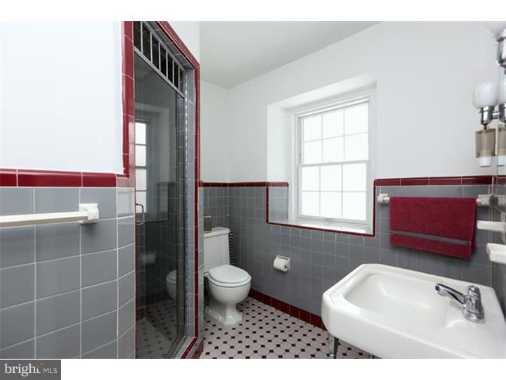 3931 Netherfield Road Philadelphia, PA 19129 - Photo 15 of 24 Master Bathroom