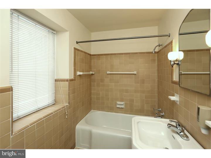 3931 Netherfield Road Philadelphia, PA 19129 - Photo 21 of 24 Bathroom