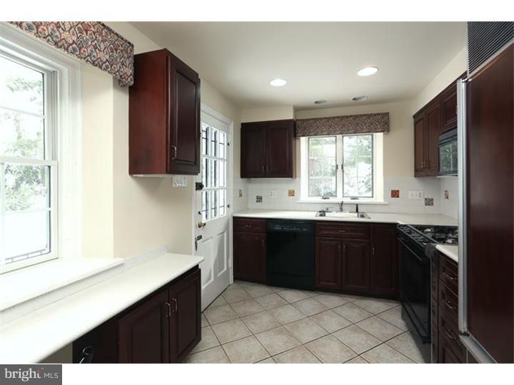 3931 Netherfield Road Philadelphia, PA 19129 - Photo 8 of 24 Kitchen