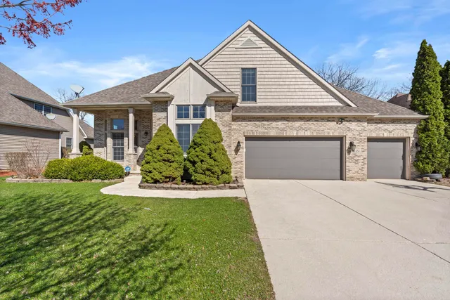 $725,000 | 83 Scotscraig Drive, Valparaiso, IN 46385