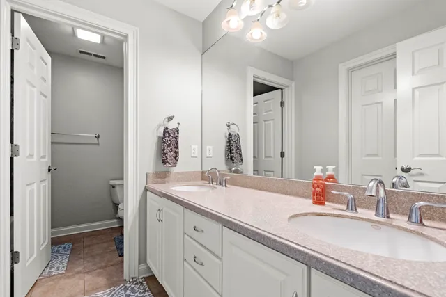 $725,000 | 83 Scotscraig Drive, Valparaiso, IN 46385