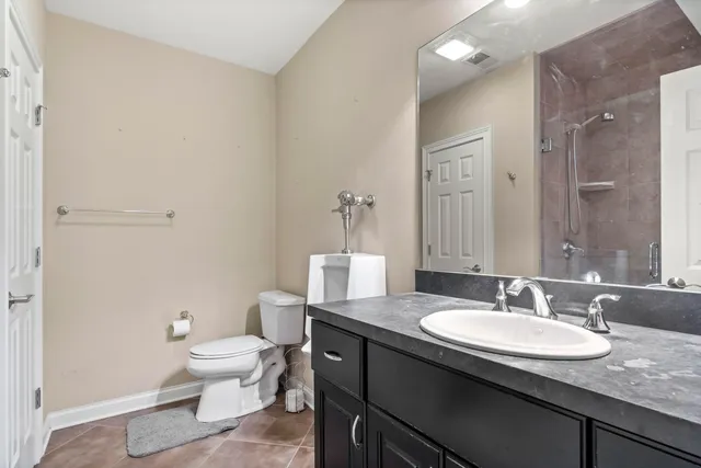 $725,000 | 83 Scotscraig Drive, Valparaiso, IN 46385