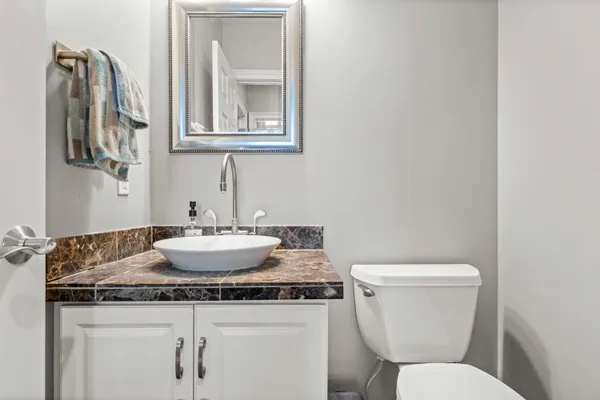 $725,000 | 83 Scotscraig Drive, Valparaiso, IN 46385