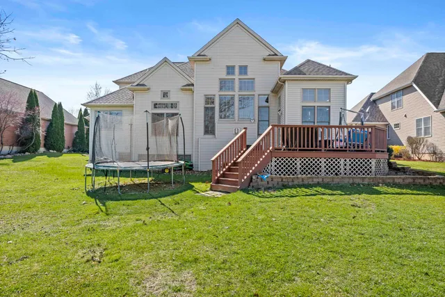 $725,000 | 83 Scotscraig Drive, Valparaiso, IN 46385