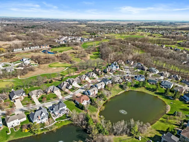 $725,000 | 83 Scotscraig Drive, Valparaiso, IN 46385