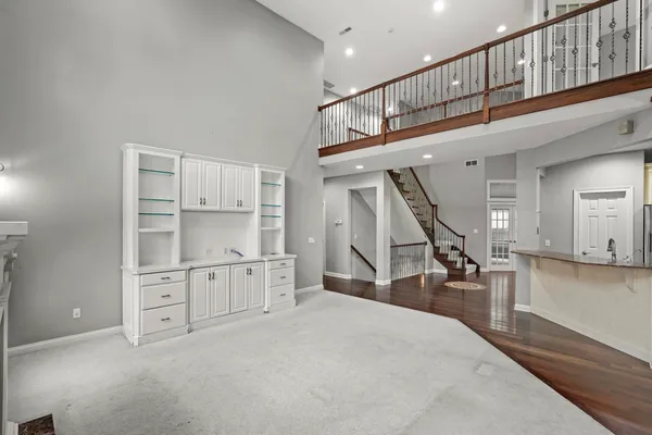 $725,000 | 83 Scotscraig Drive, Valparaiso, IN 46385