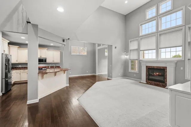 $725,000 | 83 Scotscraig Drive, Valparaiso, IN 46385