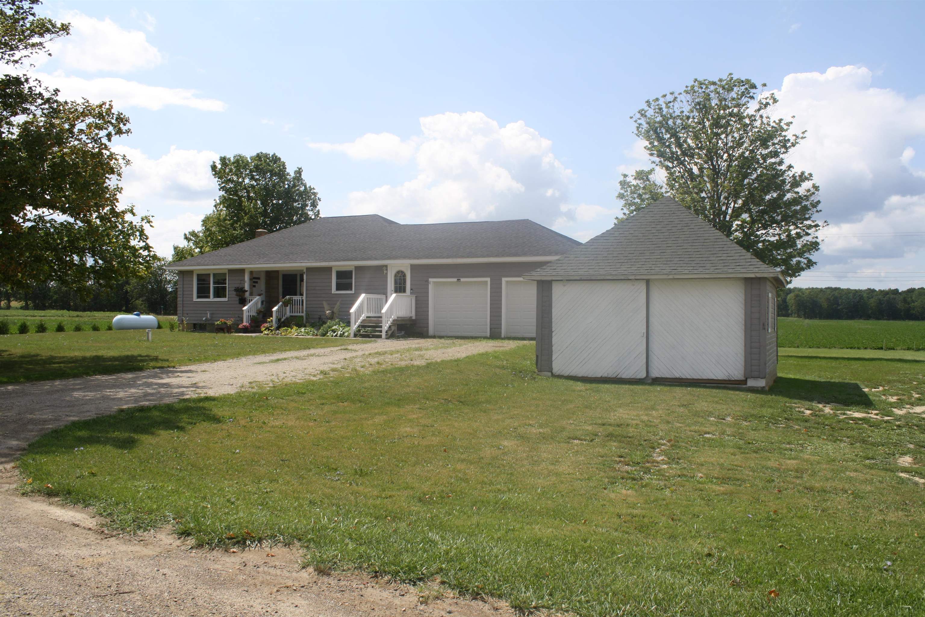 2910 South Reed Road Durand, MI 48429 - Photo 2 of 34